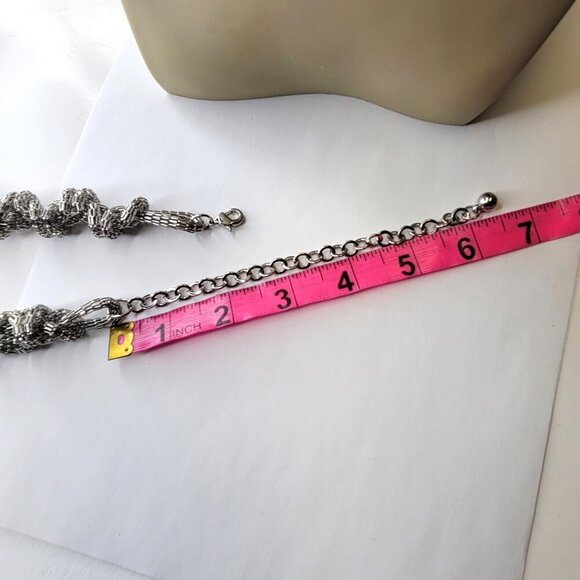 Silver Choker Necklace in a silvertone - Picture 8 of 8